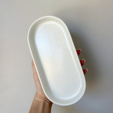 Load image into Gallery viewer, Ceramic Off White Oval Tray