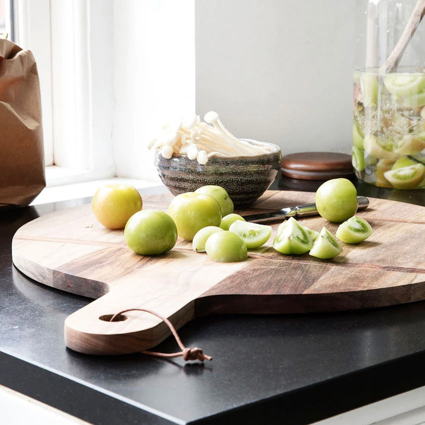 Acacia Wood Round Chopping Board – Paper & Ink
